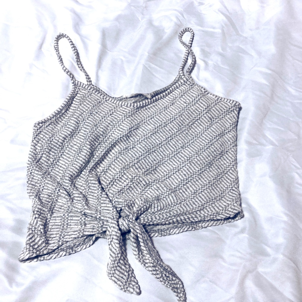 Cute striped grey crop tank!